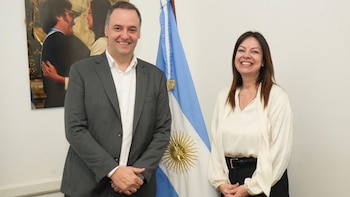 Tras semanas complejas, Adorni retoma