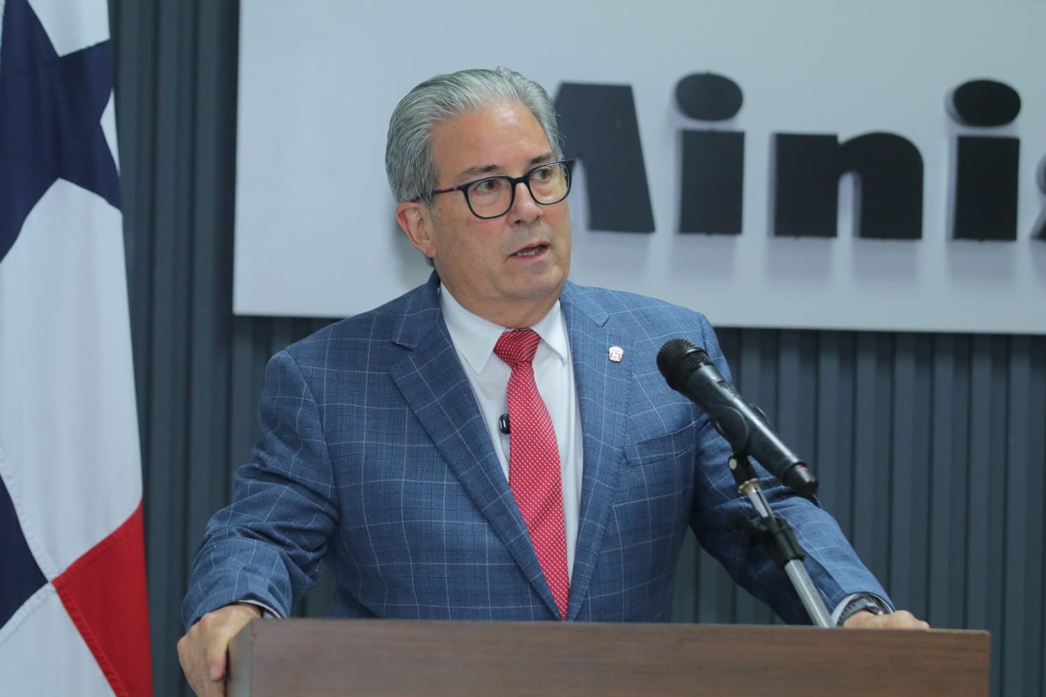 El ministro de Salud, Fernando Boyd Galindo, participó en la instalación de la comisión de integración del Minsa y la CSS en la región de Azuero, donde iniciará el plan piloto del proceso. Cortesía