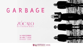 Cartel con el nombre Garbage en rosa, fecha, horario y una fotografía en blanco y negro de los cuatro integrantes del grupo musical