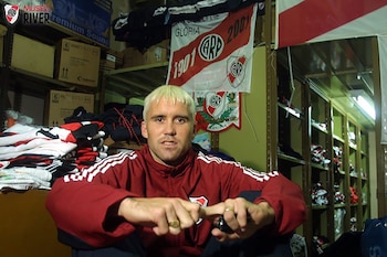 Eduardo Coudet posa en un