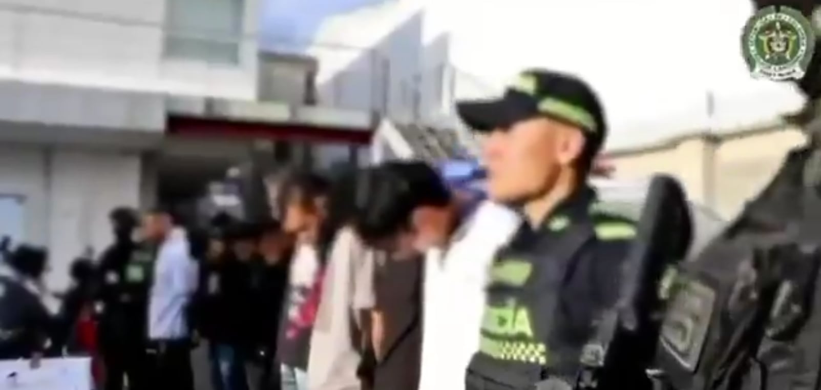 La Operación Coral dejó la incautación de más de seis kilos de estupefacientes y tres armas de fuego en Pereira - crédito @PedroSanchezCol/X