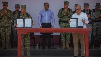Firma de convenio de seguridad