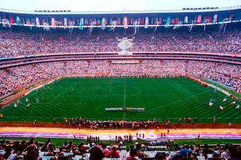 Italia y Bulgaria disputaron el partido inaugural del Mundial de México1986 en el Estadio Azteca, empatando 1-1. (Crédito especial: X/ @MXESTADIOS)