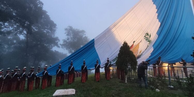 La Izada de la Bandera estará a cargo de los Cadetes de la Escuela Politécnica de Guatemala. (AGN)