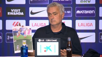Vuelve el Mourinho de siempre después de la derrota en el derbi y señala al Comité Técnico de Árbitros: “ Es un pobre árbitro que solo ha hecho partidos pequeñitos”