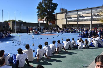 El incidente ocurrió cuando la charla con los deportistas finalizó (Escuela Paritaria Bilingüe Bicultural Dante Alighieri)