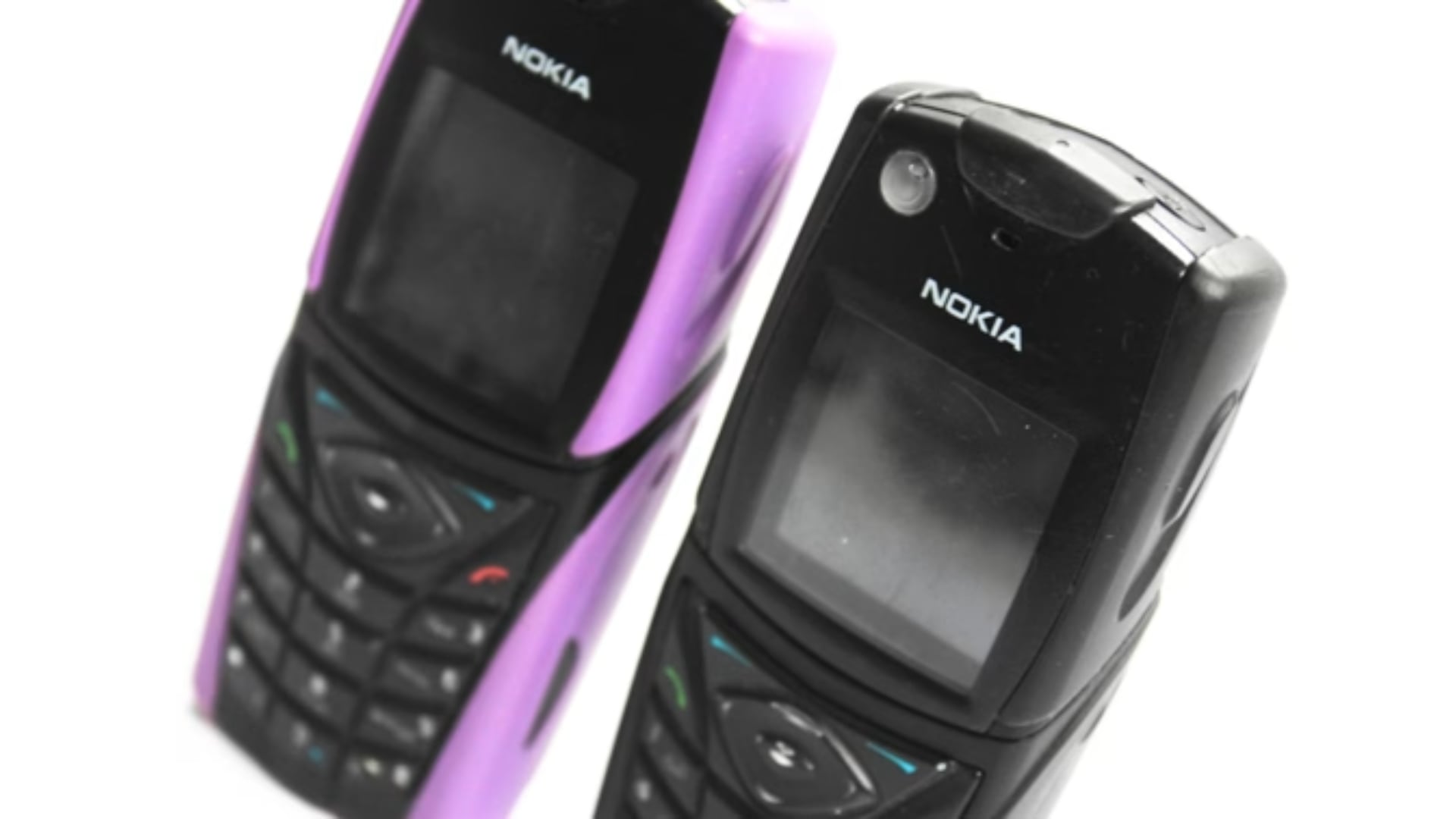 El modelo incluía brújula digital, termómetro y medidor de nivel de sonido, poco comunes para la época. (Nokia Colllection)