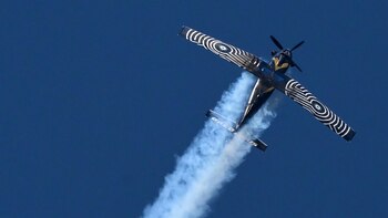 Dos pilotos muertos tras estrellarse un avión de combate durante una exhibición aérea en Grecia