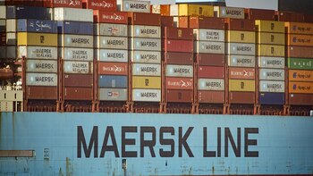 Maersk ganó un 55% menos