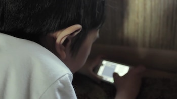 Maestros reconocen que es indispensable regular el uso de celulares en las escuelas