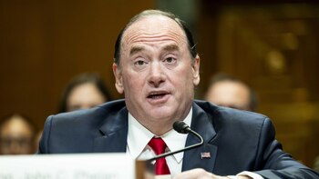 El secretario de la Marina de Estados Unidos abandona de forma "inmediata" su cargo