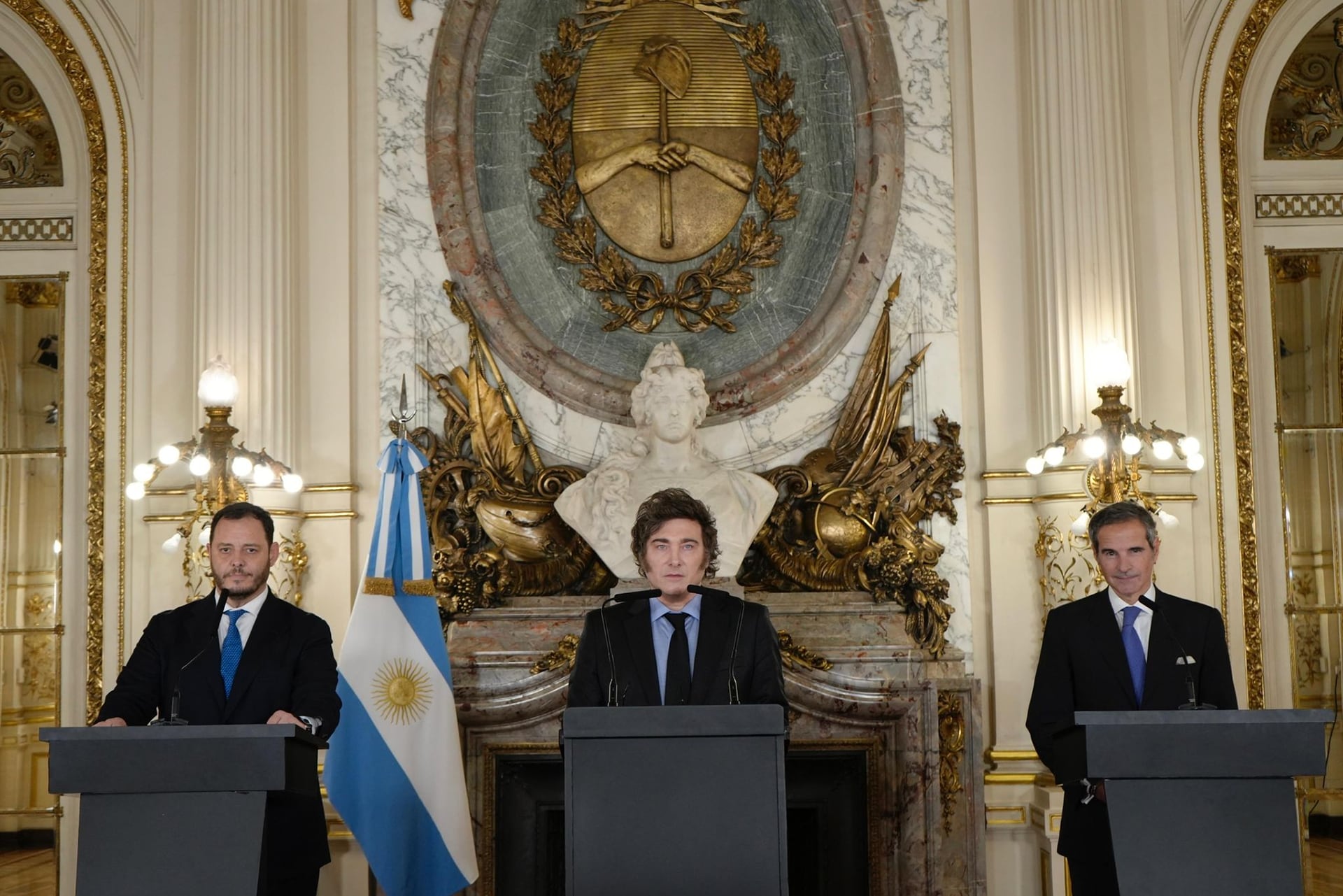 Reidel, Javier Milei y Rafael Grossi, cuando presentaron el Plan Nuclear a fines de 2024