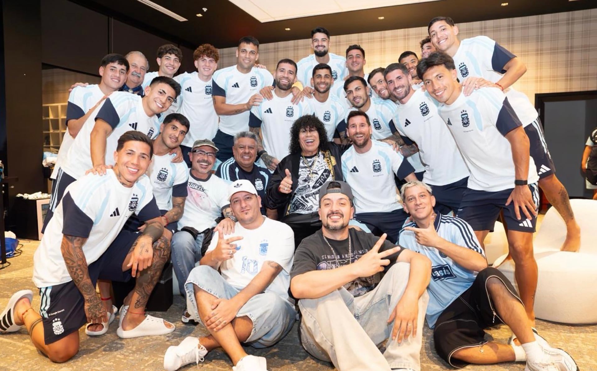 El presidente destacó algunos momentos compartidos con el seleccionado argentino (X: @tapiachiqui)