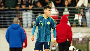 La selección Colombia venció 2-0 a Perú con anotaciones de jugadores que marcaron por primera vez con la Tricolor: Velásquez y Arcila