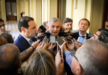 Gerardo Morales junto a Gustavo