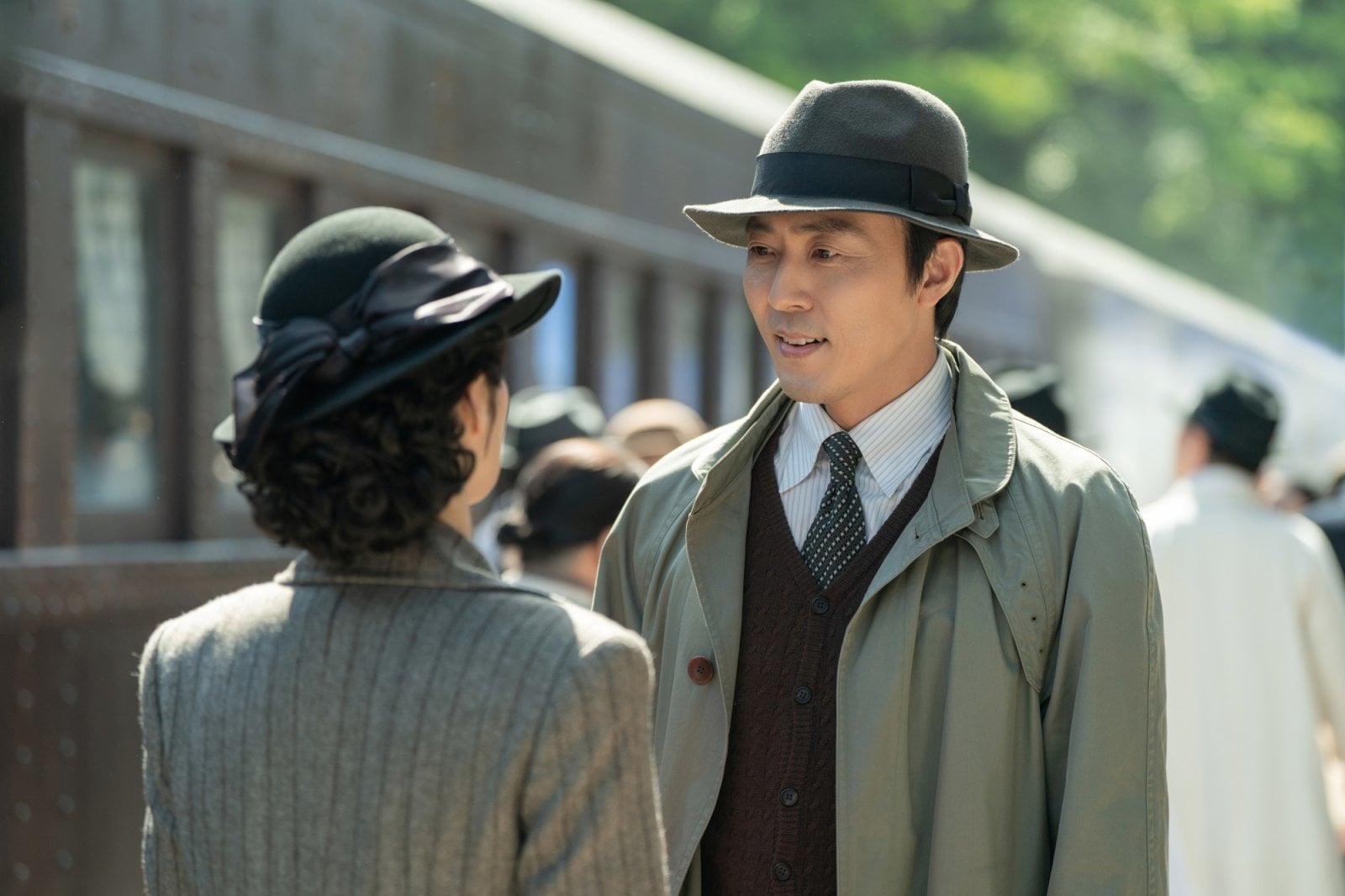Lee Moo-Saeng es un corresponsal coreano-estadounidense que también tiene un objetivo pro-independencia (Netflix)