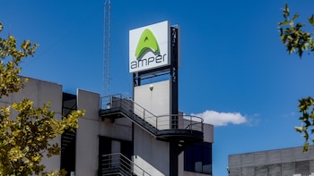 (AMP) Amper se adjudica un
