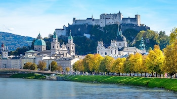 La ciudad europea más otoñal para una escapada en otoño: jardines dorados, festivales culturales y un casco histórico de cuento