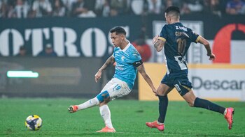 Yoshimar Yotún participó del duelo contra Alianza Lima.