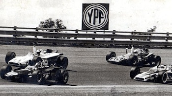 Los autos en la vuelta