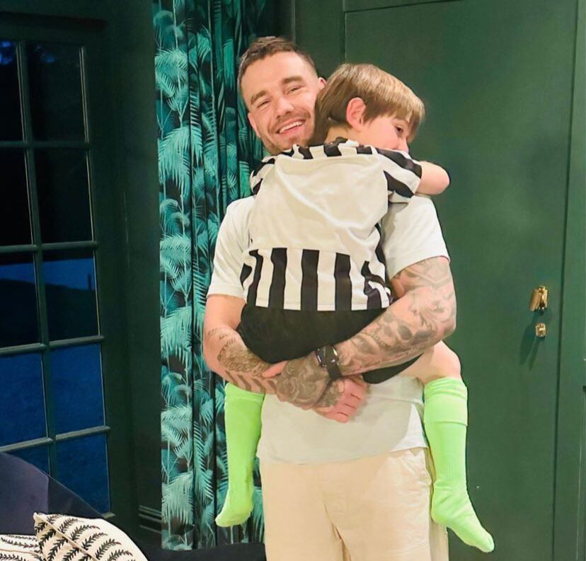 El artista británico junto a su hijo Bear, fruto de su relación con Cheryl Cole (Instagram)