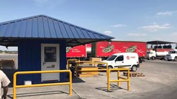 Un depósito de la empresa, cuya defensa afirmó que el embargo dispuesto en la causa no afectó las operaciones de producción, distribución ni ventas (@nandotocho)