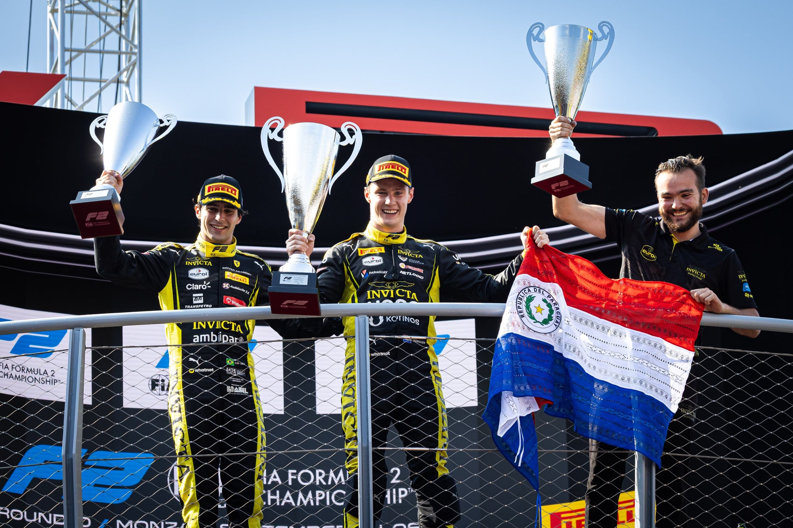 Invicta Racing confirmó a Freddie Slater para la temporada 2027, por lo que Rafael Cámara o Joshua Duerksen saldrán del equipo (@rafaccamara88)