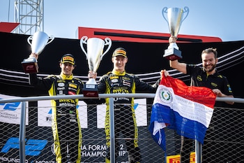 Invicta Racing confirmó a Freddie Slater para la temporada 2027, por lo que Rafael Cámara o Joshua Duerksen saldrán del equipo (@rafaccamara88)