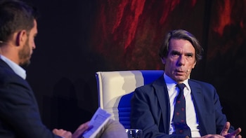 Aznar avisa de que si Sánchez lograra formar otra vez gobierno, España iría a una "república"
