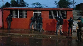 Allanamiento y tragedia: se asustó ante la irrupción de la Policía, tragó una bolsa con cocaína y murió
