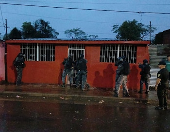 Allanaron un aguantadero en Posadas y un joven de 19 años se metió una bolsita de cocaína en la boca: murió en el hospital