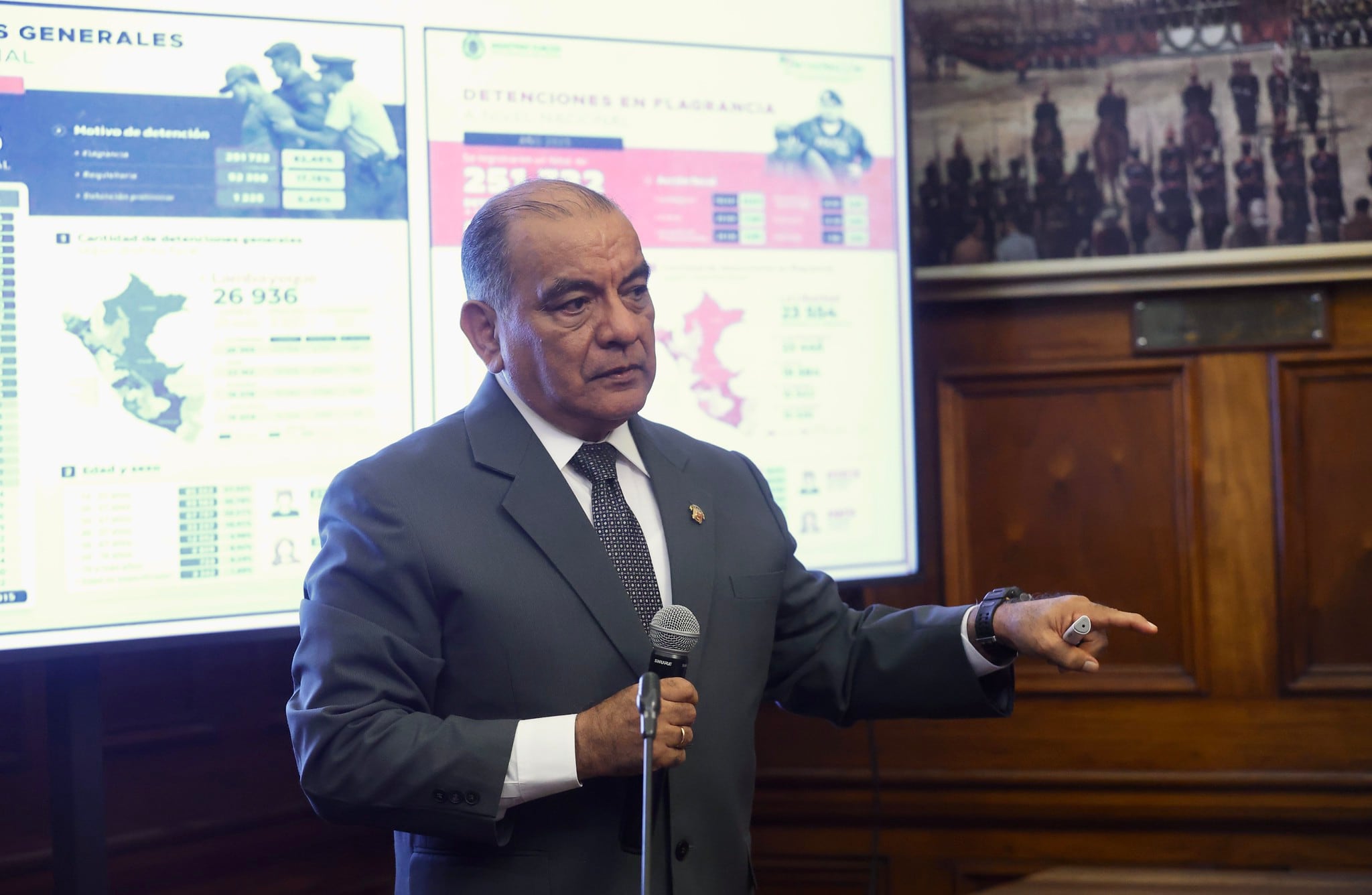 El ministro del Interior del Perú, César Astudillo, expone ante la Comisión de Defensa del Congreso sobre la expulsión de extranjeros y las medidas de seguridad ciudadana. (Congreso de la República)