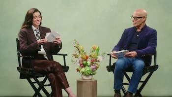 Así fue el reencuentro de Anne Hathaway y Stanley Tucci que revivió el encanto de El diablo viste a la moda