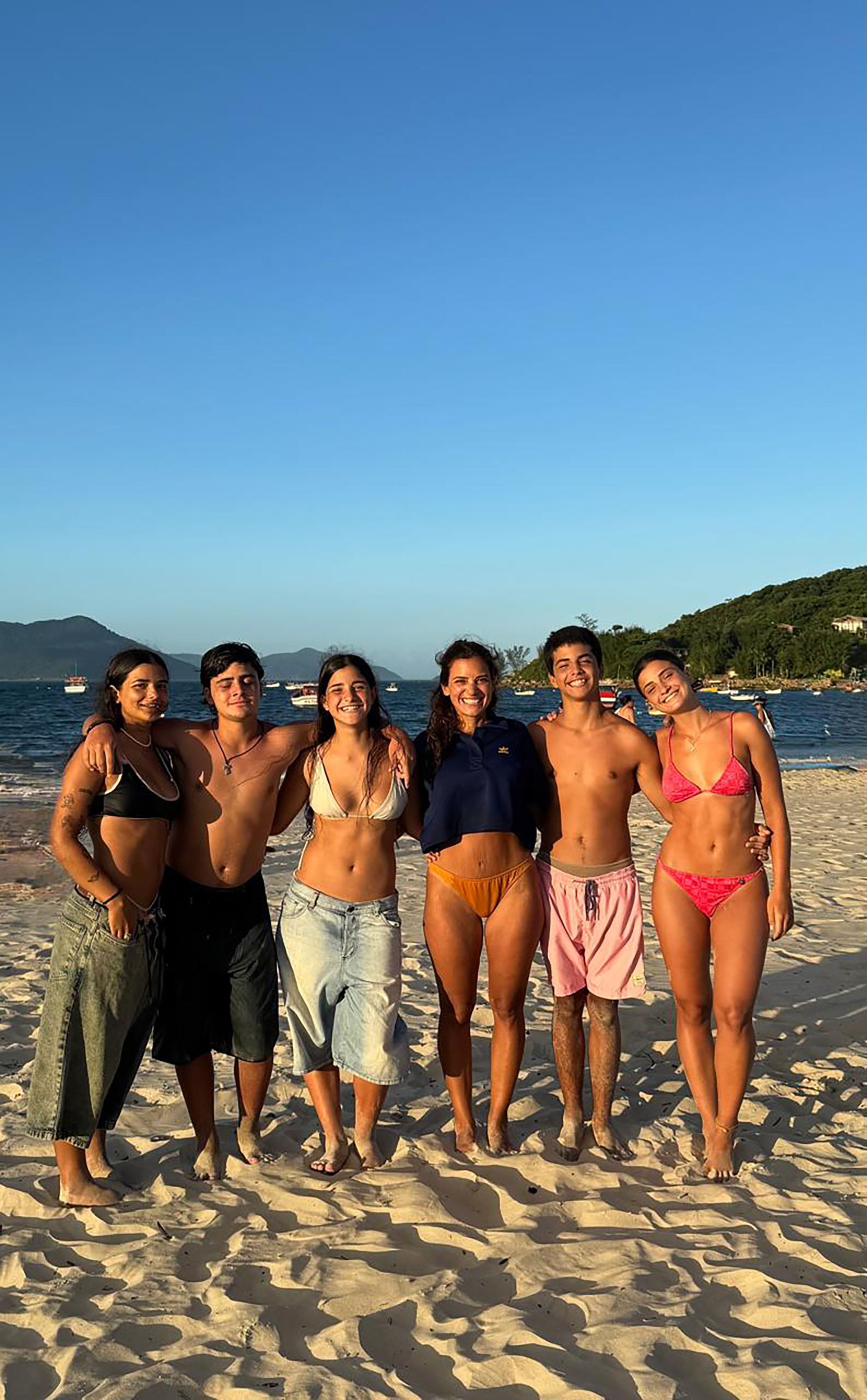 Natalia Ragonati junto a sus cinco hijos