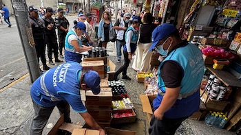 Mercancía de terror en Halloween: decomisan más de 800 productos insalubres y vencidos en Mesa Redonda