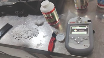 Aseguran miles de pastillas de hidrocodona en el AICM: decomiso supera los 6.8 mdp