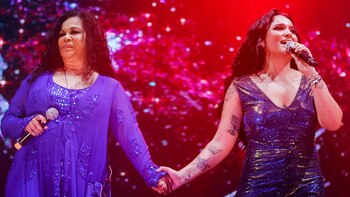 Eva Ayllón y Daniela Darcourt