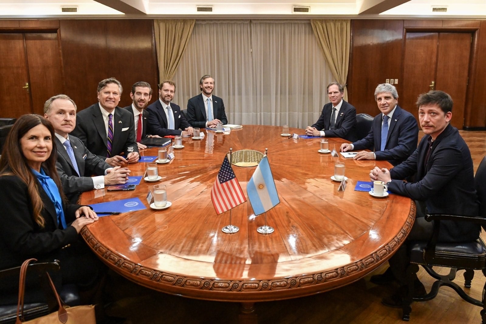 De la reunión, participó Santiago Caputo (Foto: Ministerio de Economía)