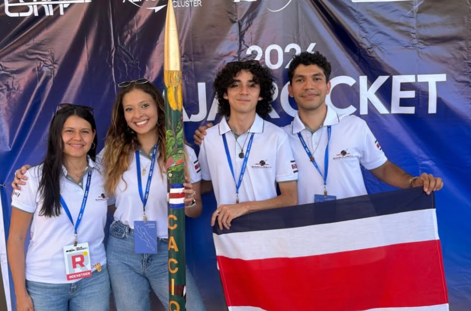 El equipo costarricense está integrado por Kendrik Palacios, José Andrés Granados, Karina Artavia y Andrea Hidalgo, docente de la Universidad Fidélitas. Cortesía: Universidad Fidélitas
