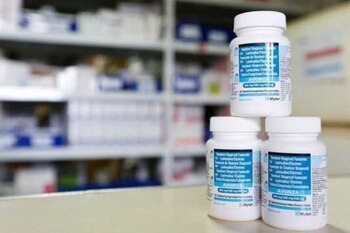 Escasez de antirretrovirales y otras