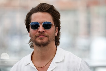 La revelación sobre la falta de experiencia rural de Grimes generó sorpresa y admiración entre los seguidores de Yellowstone en redes sociales (REUTERS/Sarah Meyssonnier)