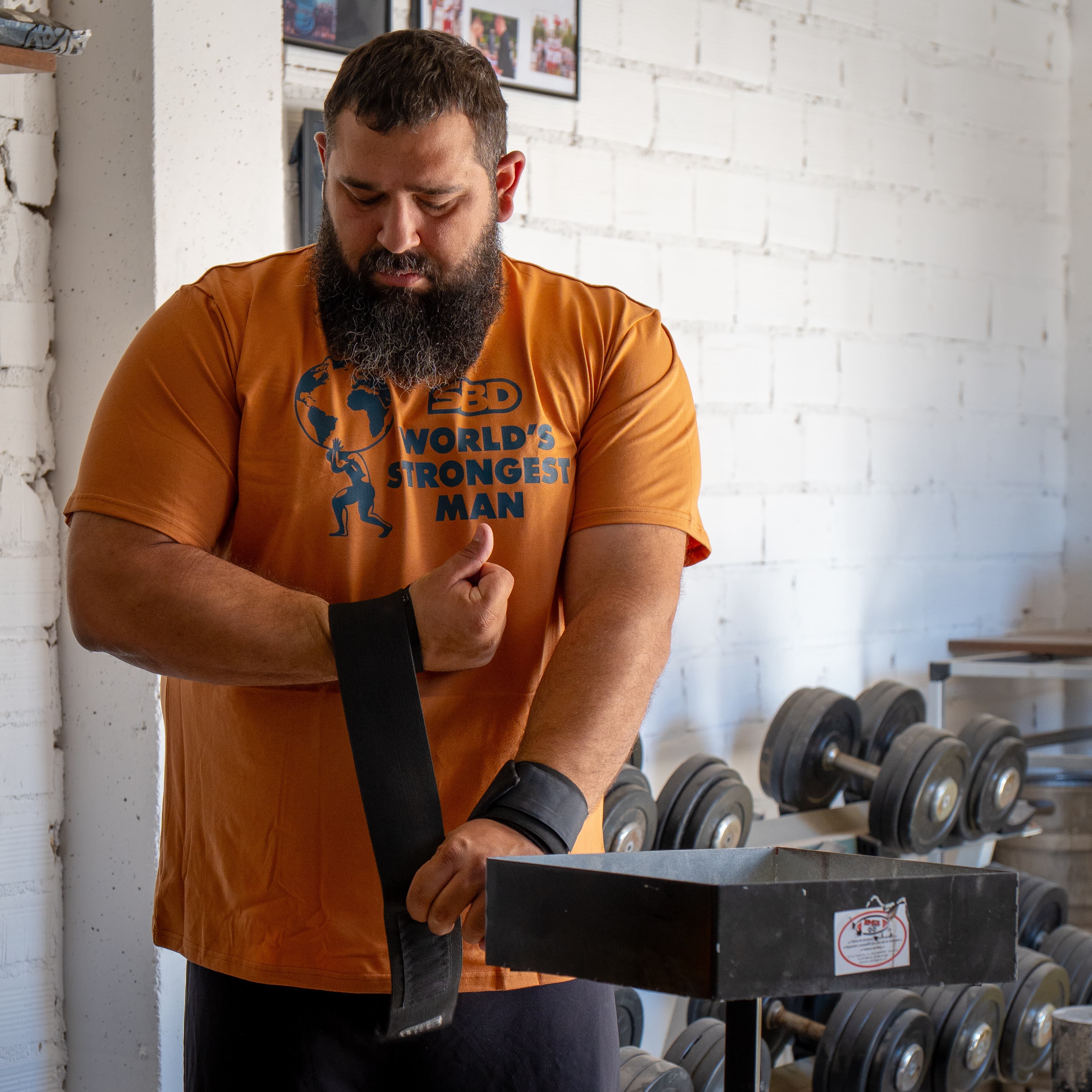 Juan Ferrer suele entrenar cinco días a la semana y consume unas 7.000 calorías diarias. (Cedida por D.Moore Talents)