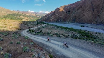 La largada de ciclistas marca