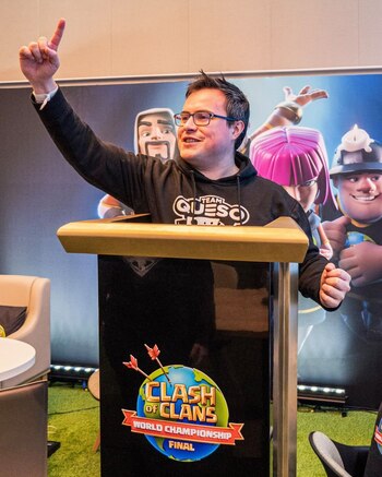 Álvaro es el fundador de