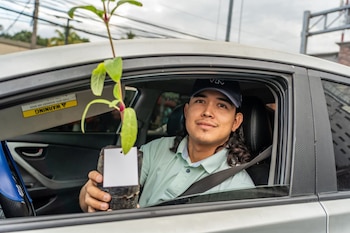 La campaña también llegó a los distritos de Ciudad Delgado, Cuscatancingo, Mejicanos y Ayutuxtepeque, ampliando el impacto en toda la capital.