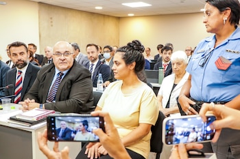 Brenda Agüero, junto a su