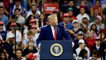Trump asegura que "se encargará de Cuba" después de Irán y La Habana le augura un escenario "inhóspito"