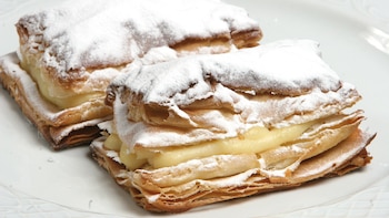 Cómo hacer Miguelitos de La Roda caseros: la receta más fácil para imitar este clásico postre de carretera