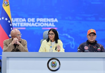 Personal especializado enviado por México participa en las labores de búsqueda y rescate en Venezuela, luego de que el gobierno de Claudia Sheinbaum respondiera al llamado de apoyo realizado por Delcy Rodríguez tras los terremotos del 24 de junio