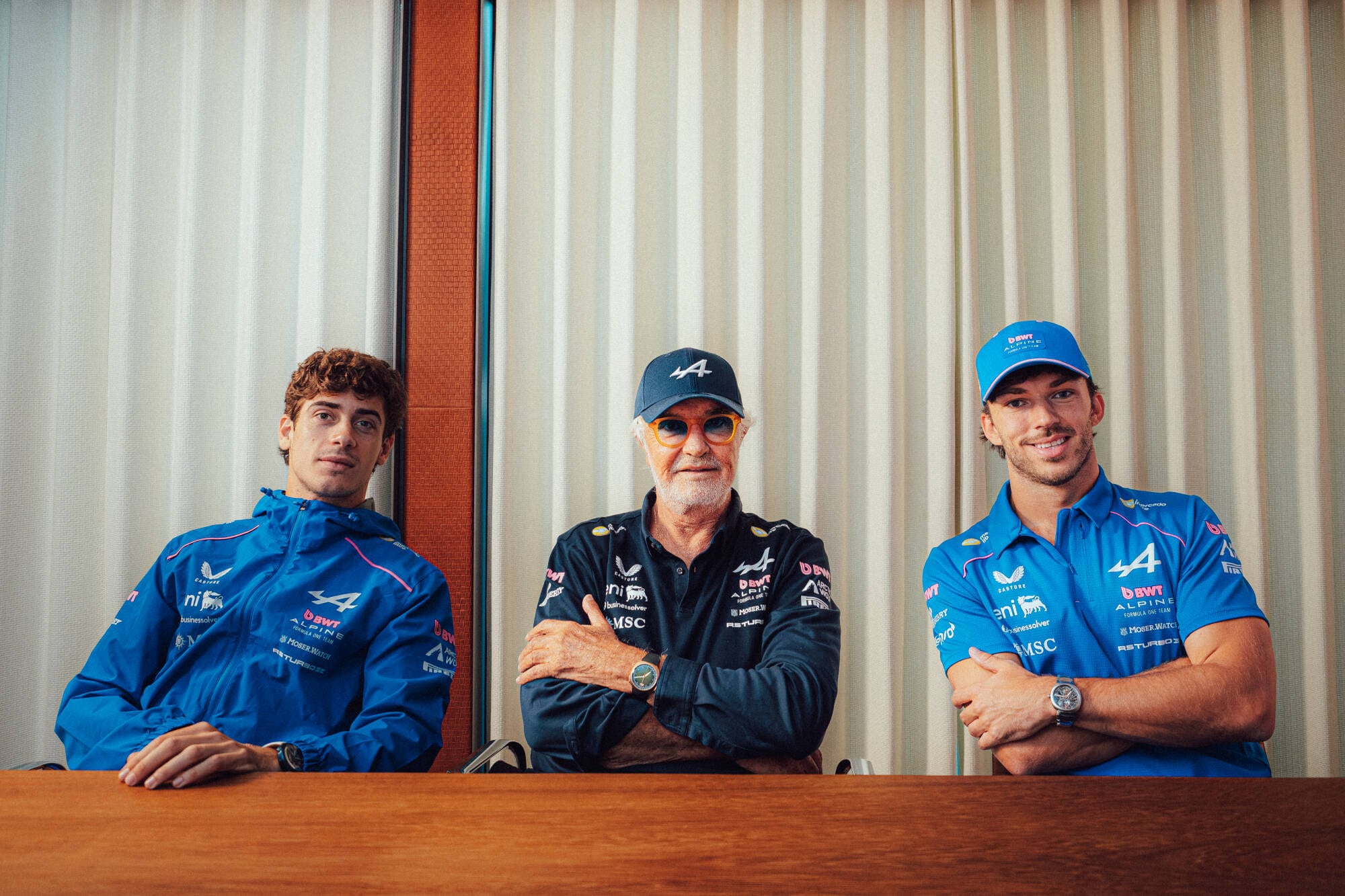 Colapinto, Briatore y Gasly. El rendimiento del argentino ante el francés le permitiría poder lograr otra renovación como titular (@AlpineF1Team)